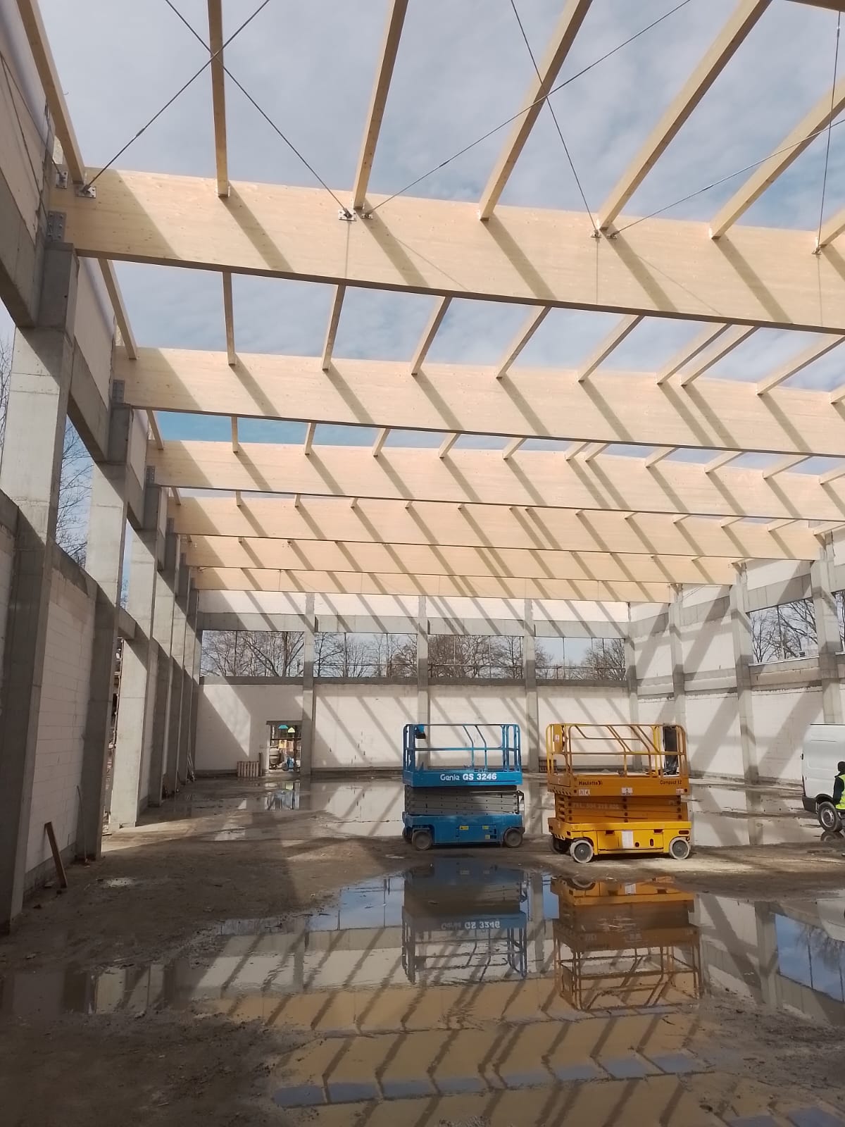 Postęp prac przy budowie hali sportowej przy Szkole Podstawowej im. Marii Konopnickiej w Borui Kościelnej